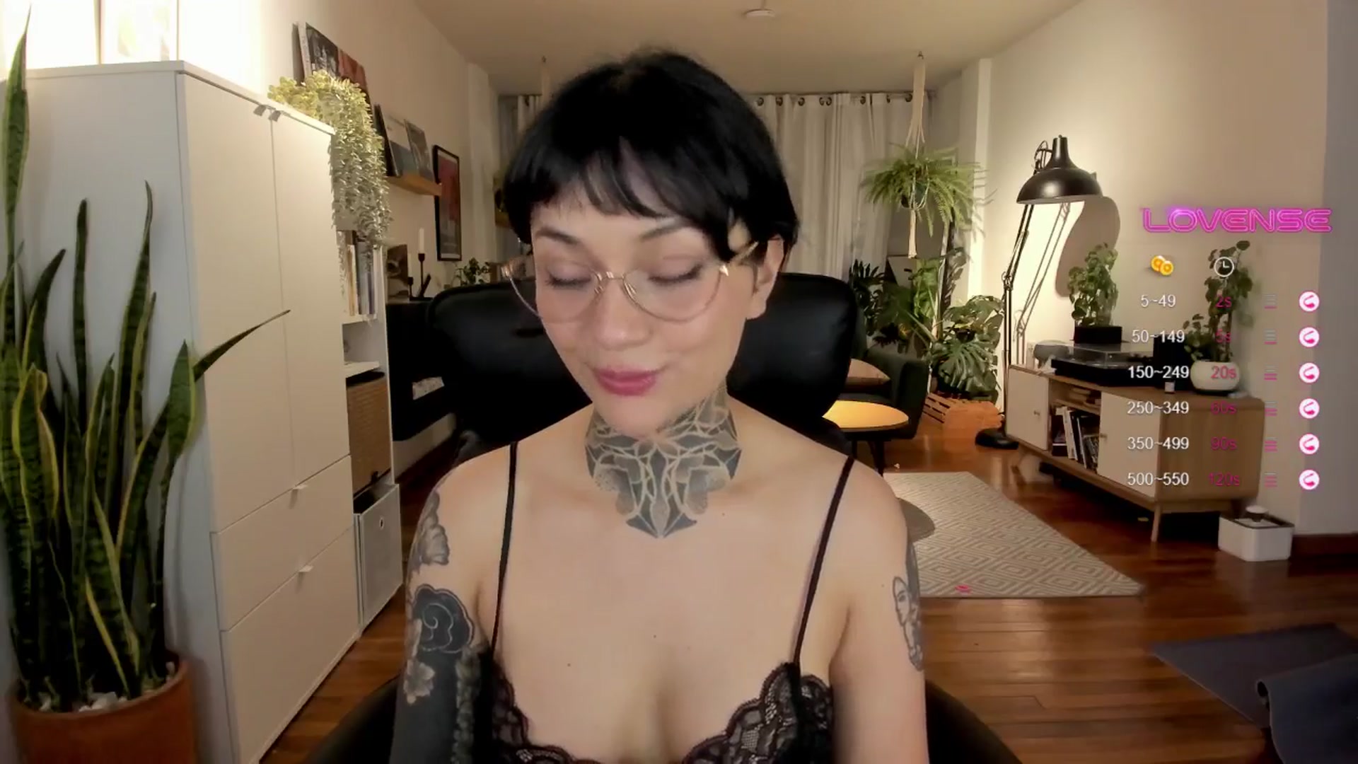 Gallery image thumbnail from Ysabeau's myfreecams stream on, 09/07/2024, 24:28 image 16 of 20