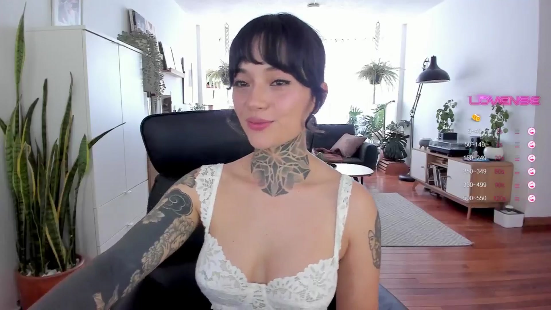 Gallery image thumbnail from Ysabeau's myfreecams stream on, 09/07/2024, 16:41 image 17 of 20