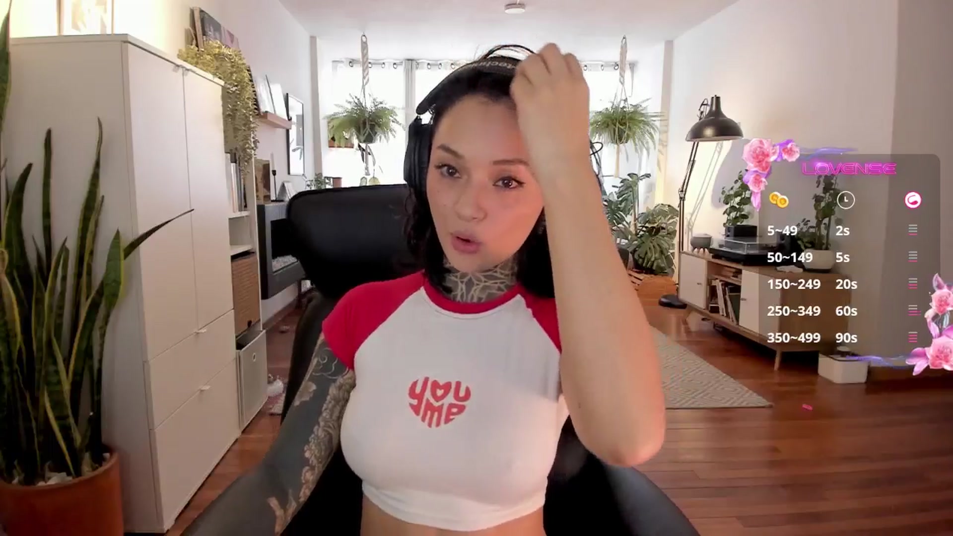 Gallery image thumbnail from Ysabeau's myfreecams stream on, 09/17/2024, 06:03 image 6 of 20