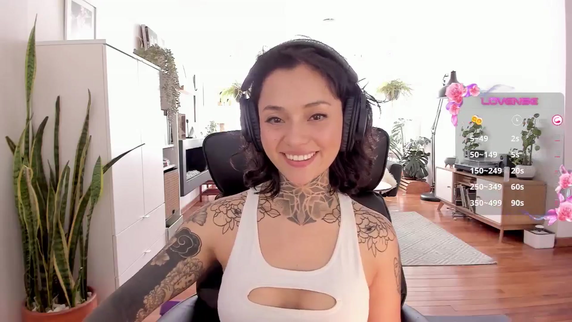 Gallery image thumbnail from Ysabeau's myfreecams stream on, 09/17/2024, 20:20 image 17 of 20