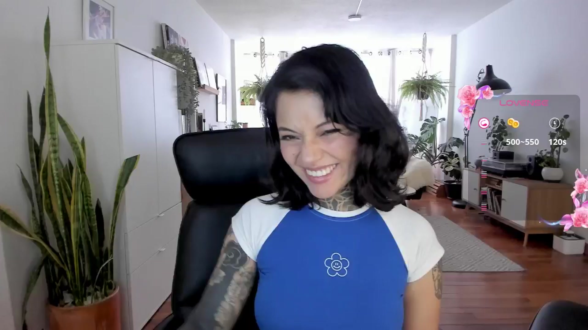 Gallery image thumbnail from Ysabeau's myfreecams stream on, 09/22/2024, 16:58 image 20 of 20