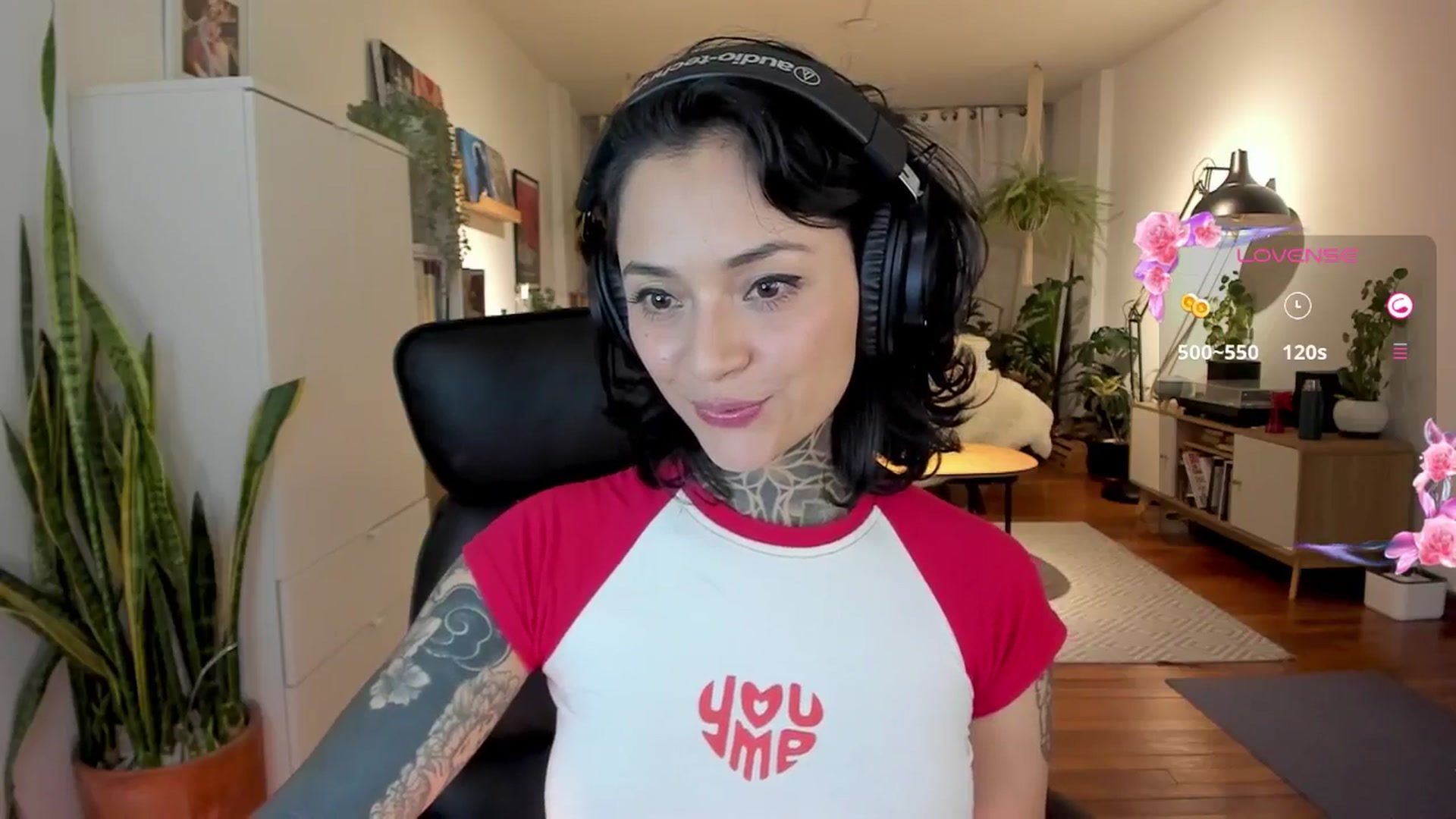 Gallery image thumbnail from Ysabeau's myfreecams stream on, 09/30/2024, 01:12 image 18 of 20