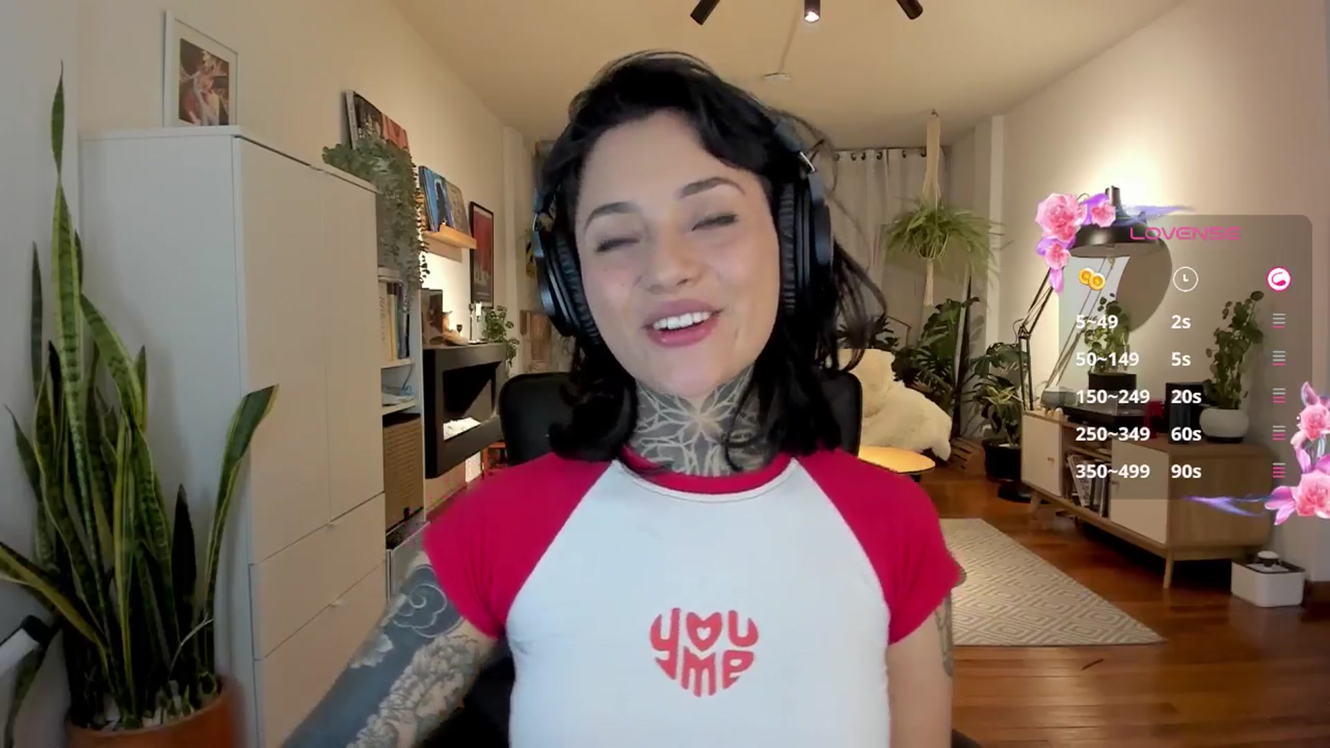 Gallery image thumbnail from Ysabeau's myfreecams stream on, 09/30/2024, 01:12 image 2 of 20