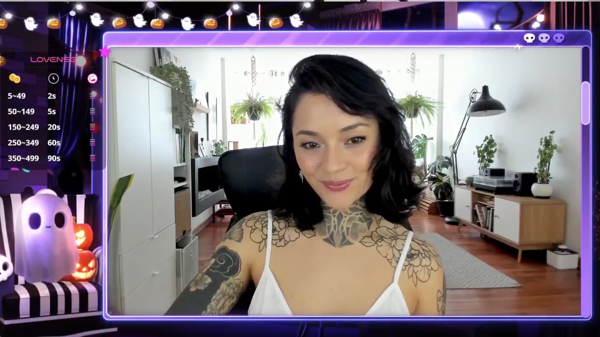 Gallery image thumbnail from Ysabeau's myfreecams stream on, 10/07/2024, 22:34 image 2 of 20