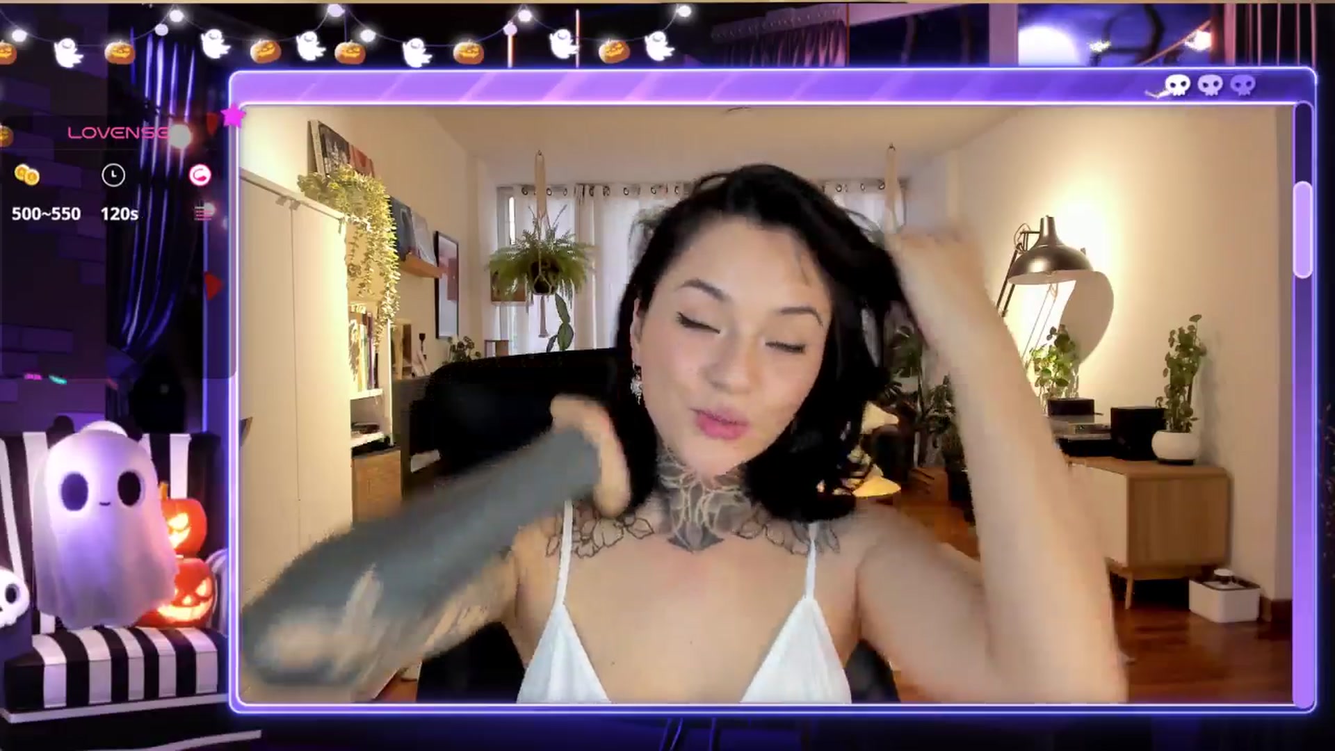 Gallery image thumbnail from Ysabeau's myfreecams stream on, 10/07/2024, 22:34 image 18 of 20