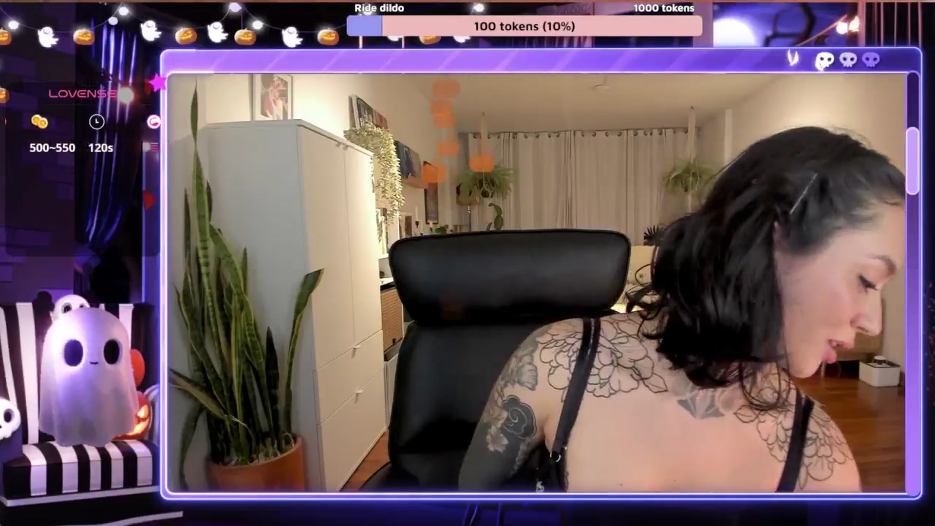 Gallery image thumbnail from Ysabeau's myfreecams stream on, 10/14/2024, 23:59 image 15 of 20