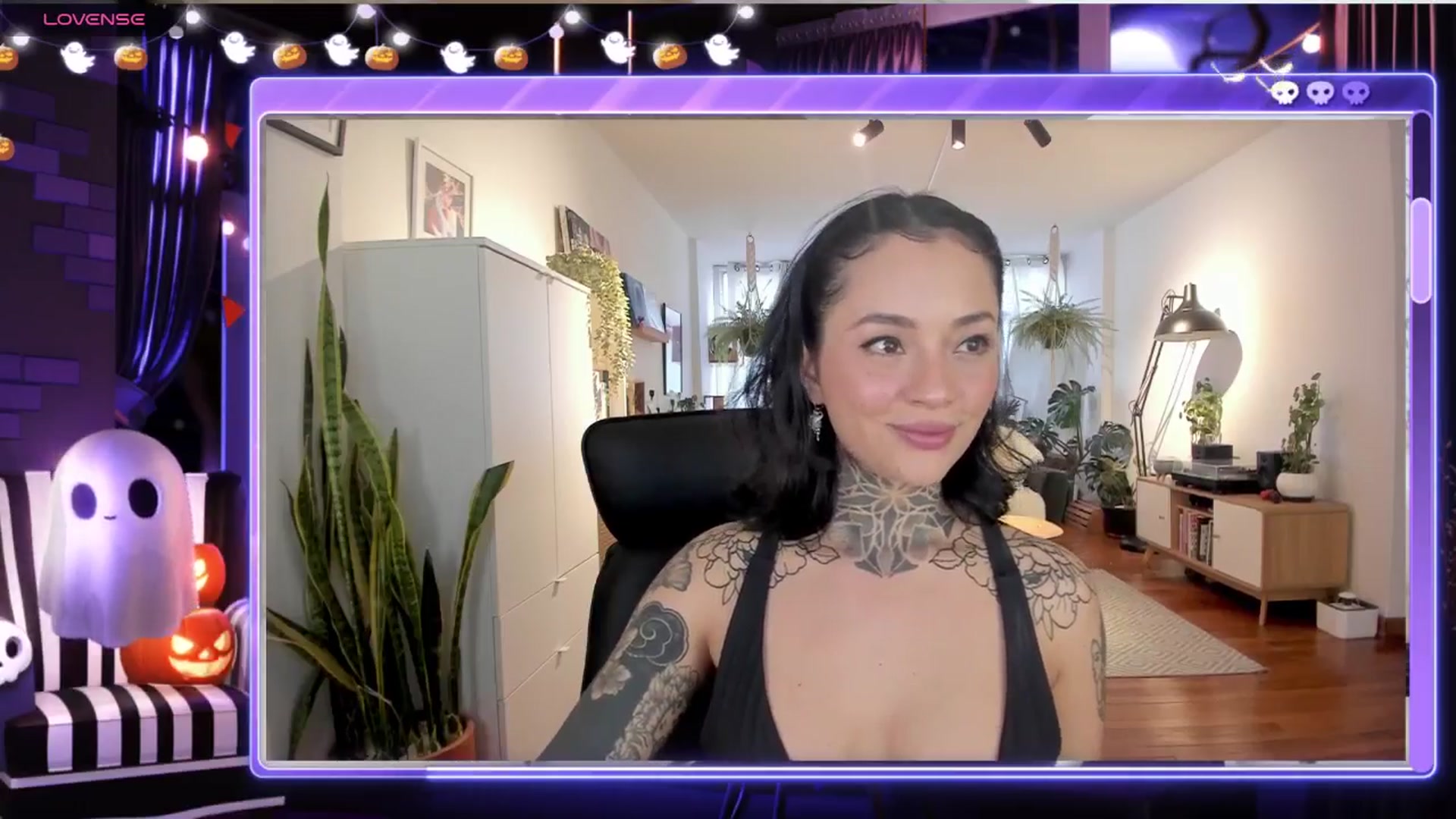 Gallery image thumbnail from Ysabeau's myfreecams stream on, 10/14/2024, 23:59 image 2 of 20