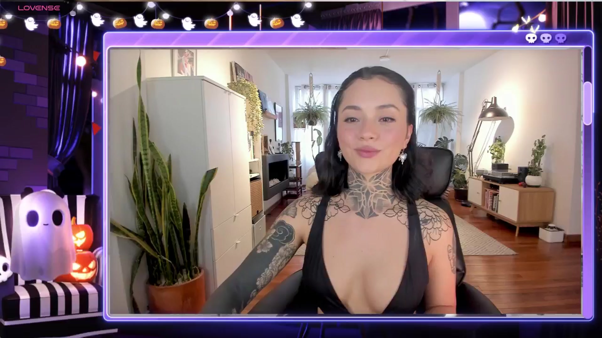 Gallery image thumbnail from Ysabeau's myfreecams stream on, 10/14/2024, 23:59 image 1 of 20