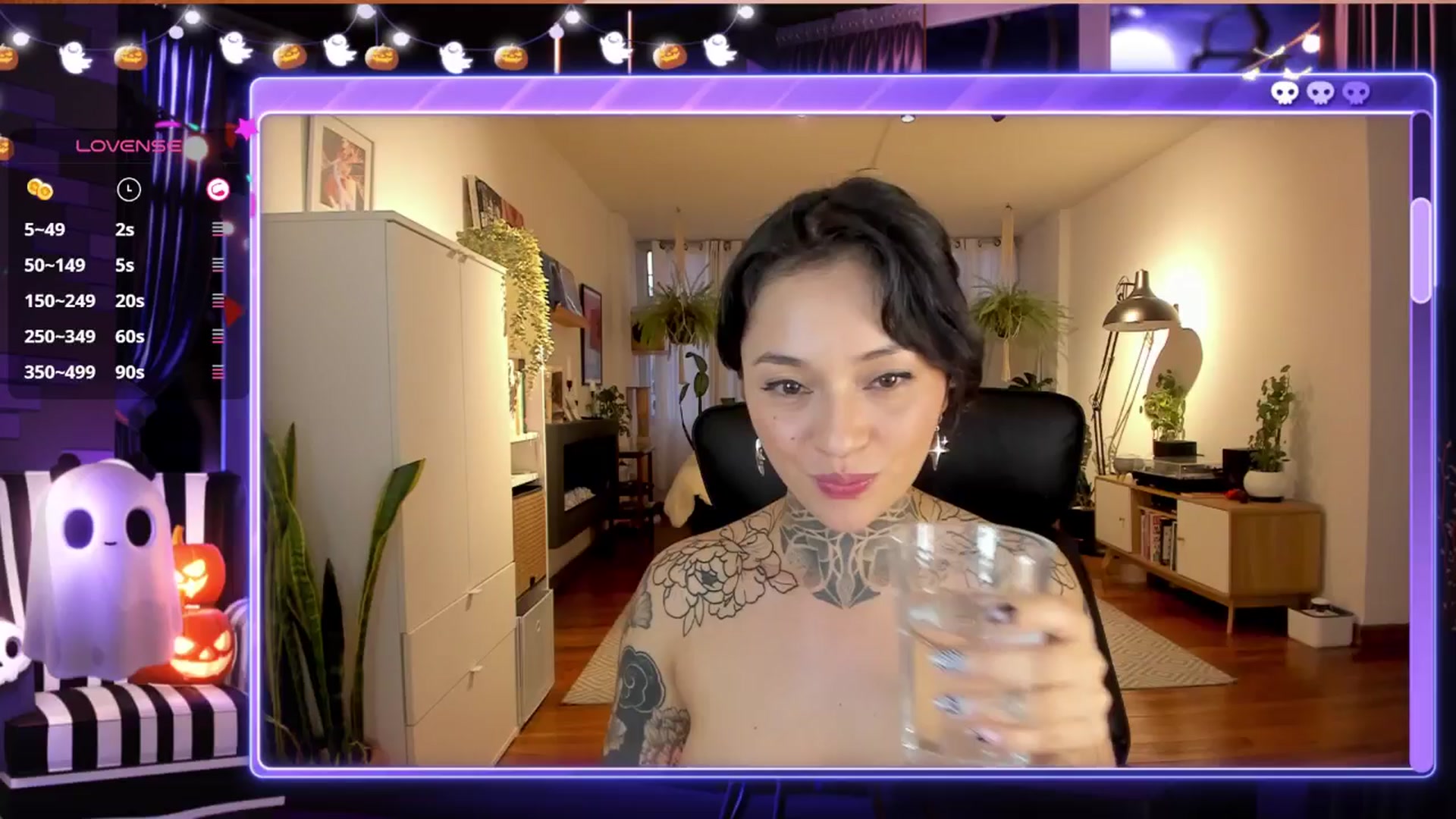 Gallery image thumbnail from Ysabeau's myfreecams stream on, 10/15/2024, 23:33 image 10 of 20
