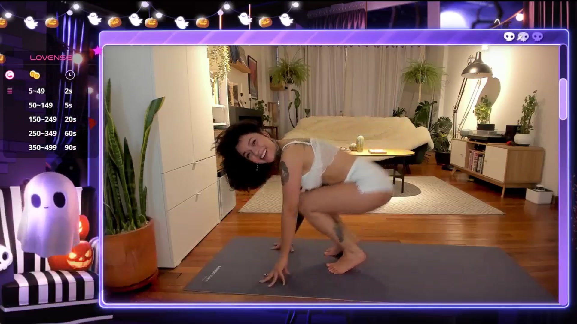 Gallery image thumbnail from Ysabeau's myfreecams stream on, 10/17/2024, 24:06 image 6 of 20