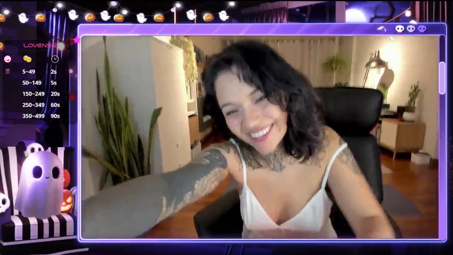 Gallery image thumbnail from Ysabeau's myfreecams stream on, 10/17/2024, 24:06 image 10 of 20