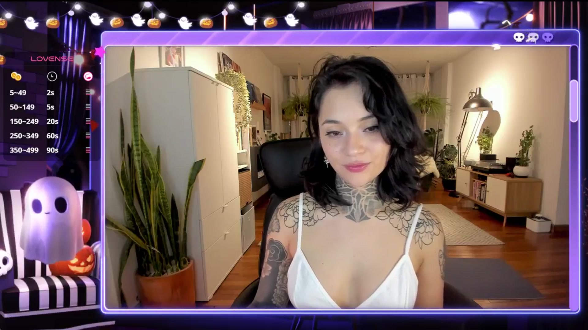 Gallery image thumbnail from Ysabeau's myfreecams stream on, 10/17/2024, 24:06 image 11 of 20