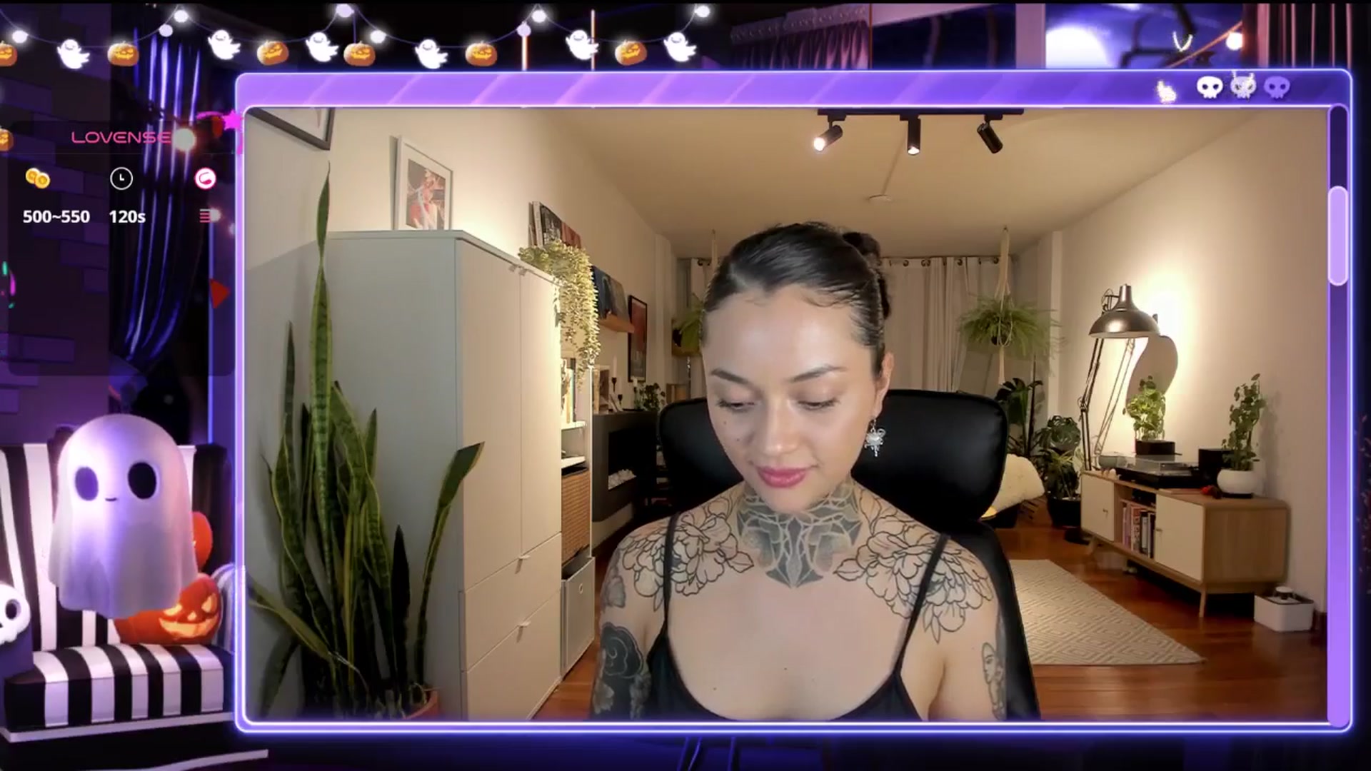 Gallery image thumbnail from Ysabeau's myfreecams stream on, 10/18/2024, 01:40 image 15 of 20