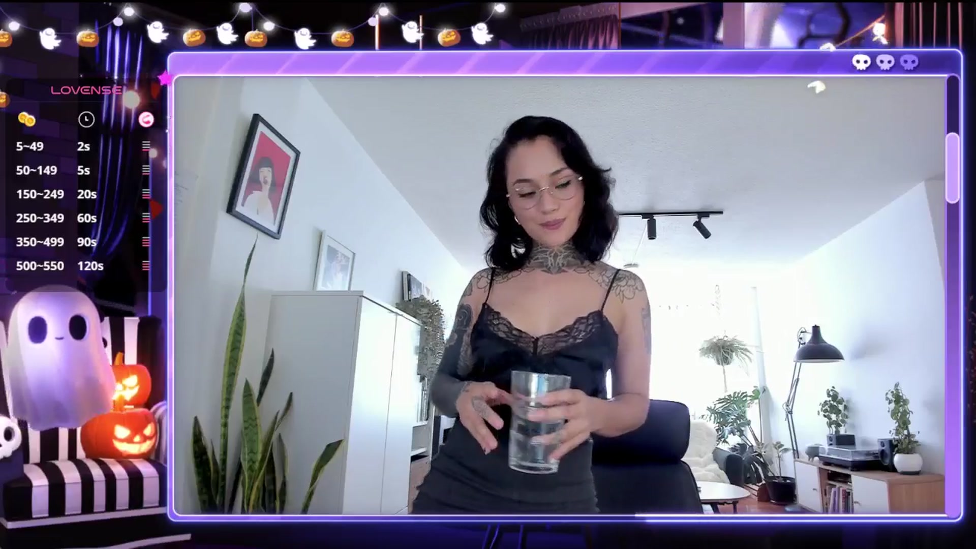 Gallery image thumbnail from Ysabeau's myfreecams stream on, 10/24/2024, 23:09 image 4 of 20