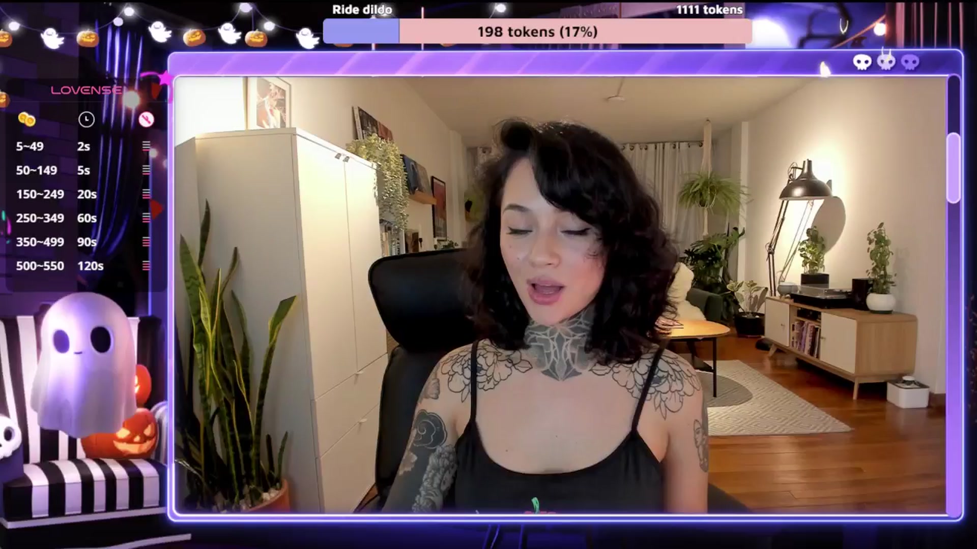 Gallery image thumbnail from Ysabeau's myfreecams stream on, 10/25/2024, 23:41 image 18 of 20
