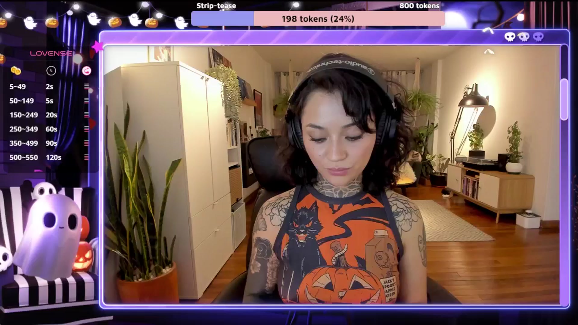 Gallery image thumbnail from Ysabeau's myfreecams stream on, 10/26/2024, 23:30 image 18 of 20