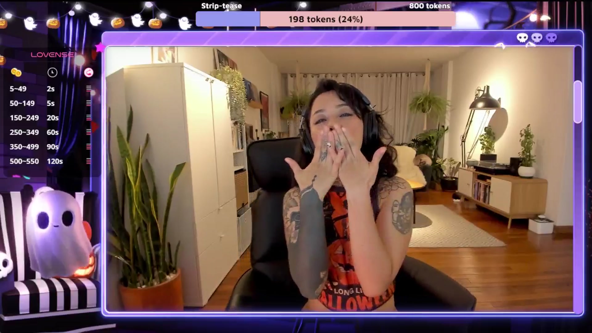 Gallery image thumbnail from Ysabeau's myfreecams stream on, 10/26/2024, 23:30 image 17 of 20