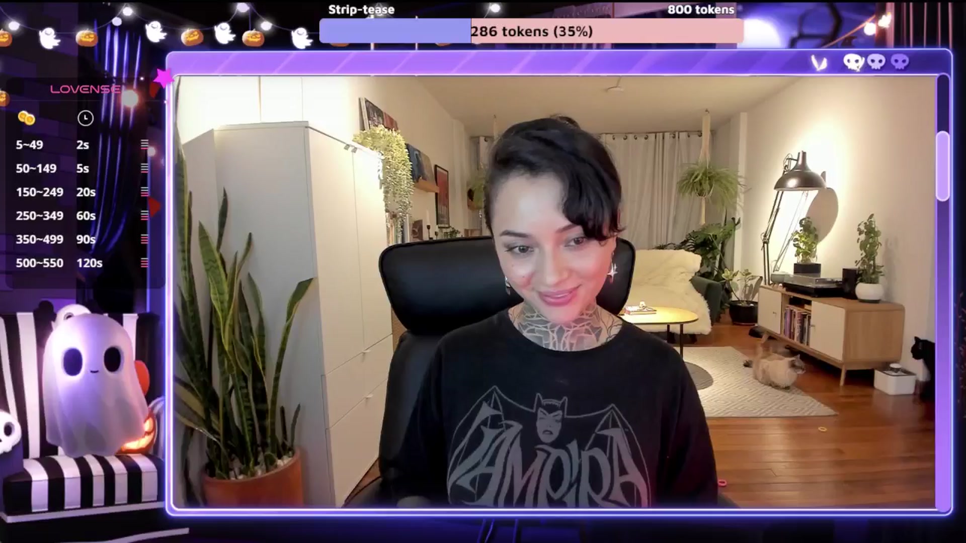 Gallery image thumbnail from Ysabeau's myfreecams stream on, 10/28/2024, 23:41 image 15 of 20