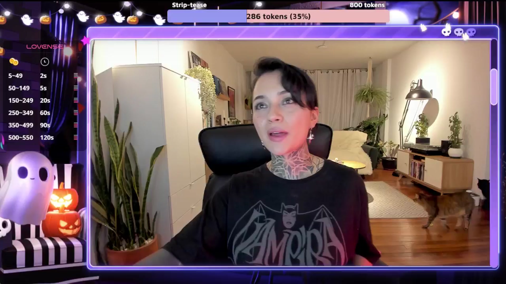 Gallery image thumbnail from Ysabeau's myfreecams stream on, 10/28/2024, 23:41 image 14 of 20