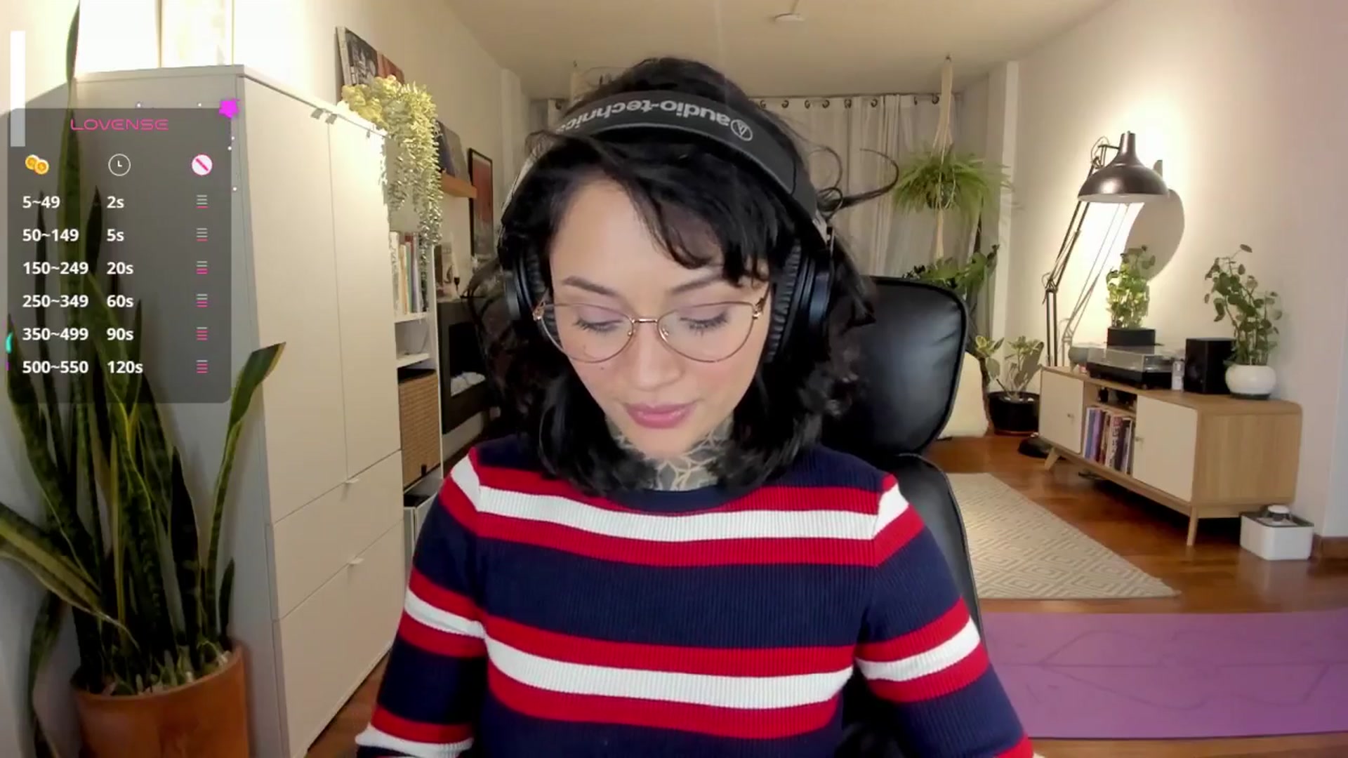 Gallery image thumbnail from Ysabeau's myfreecams stream on, 11/11/2024, 24:01 image 9 of 20