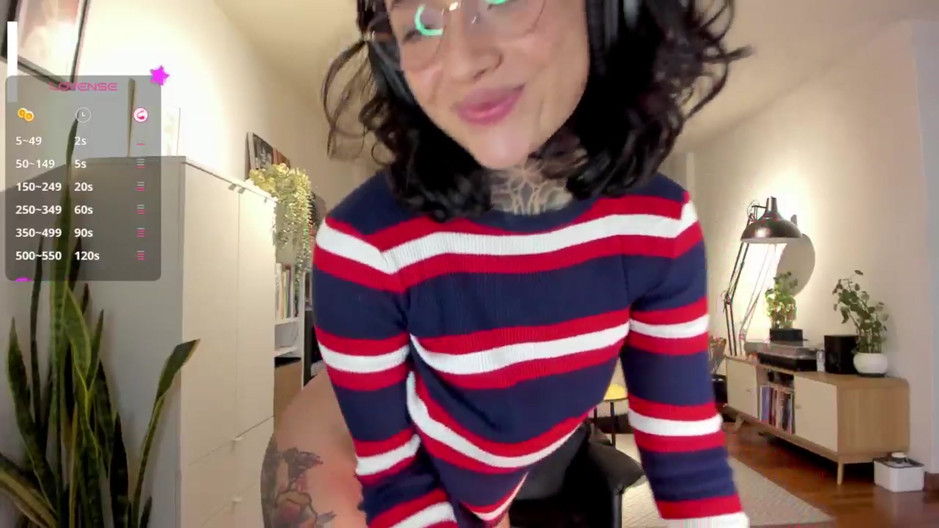 Gallery image thumbnail from Ysabeau's myfreecams stream on, 11/11/2024, 24:01 image 15 of 20