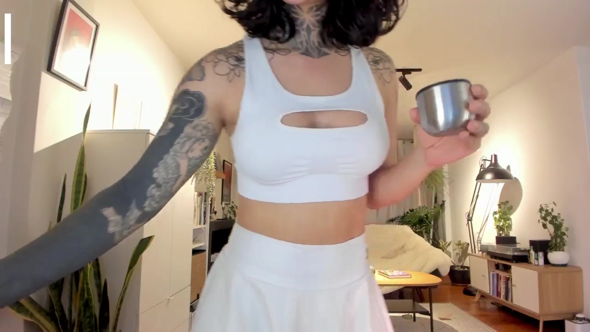 Gallery image thumbnail from Ysabeau's myfreecams stream on, 11/13/2024, 24:20 image 15 of 20