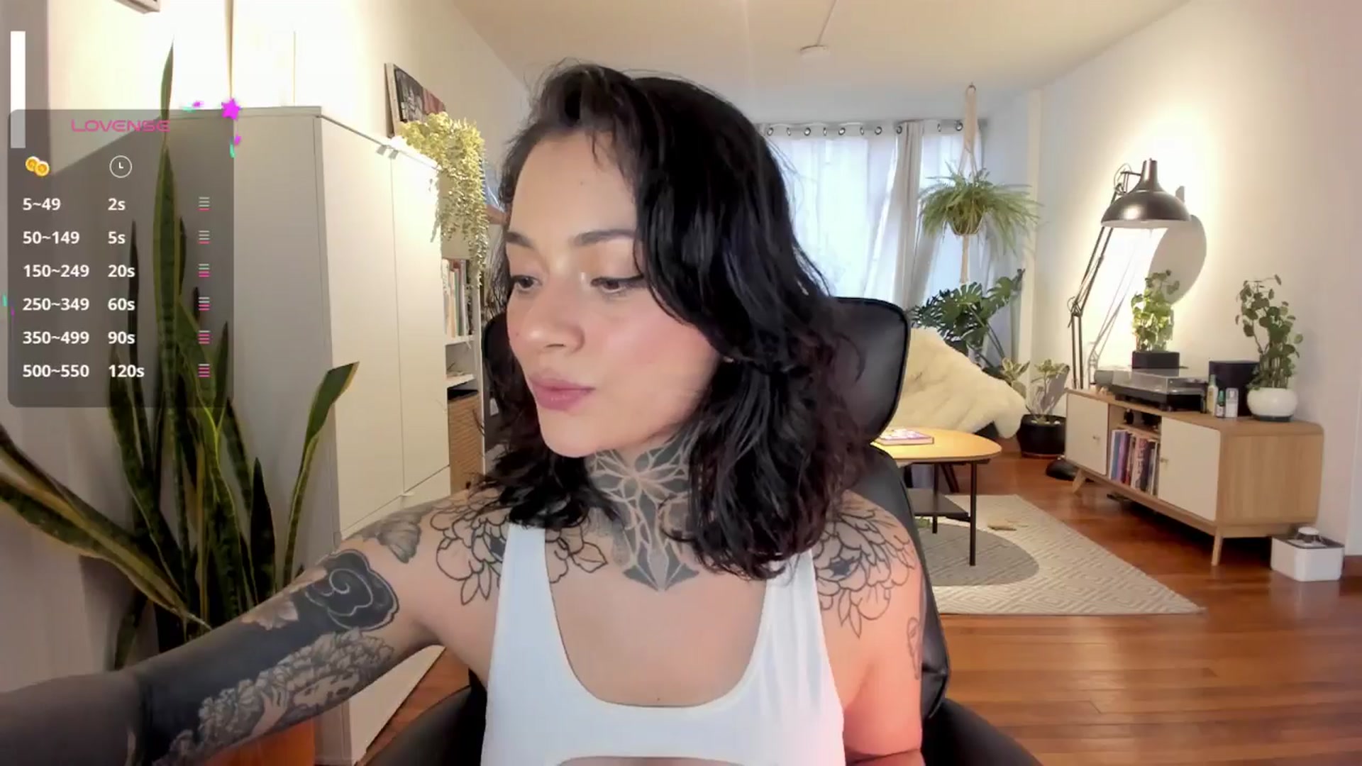 Gallery image thumbnail from Ysabeau's myfreecams stream on, 11/13/2024, 24:20 image 6 of 20