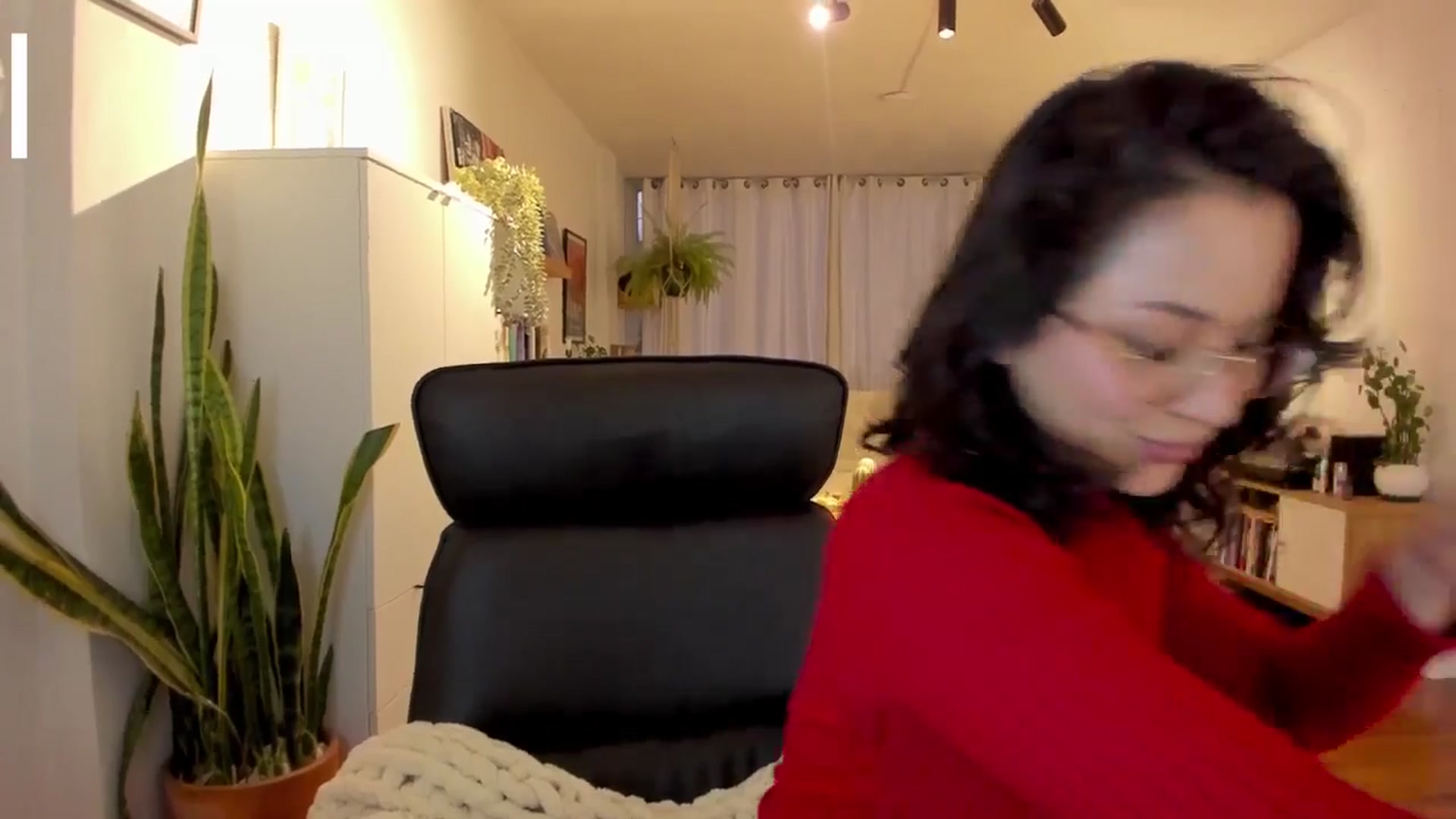 Gallery image thumbnail from Ysabeau's myfreecams stream on, 11/14/2024, 24:40 image 10 of 20