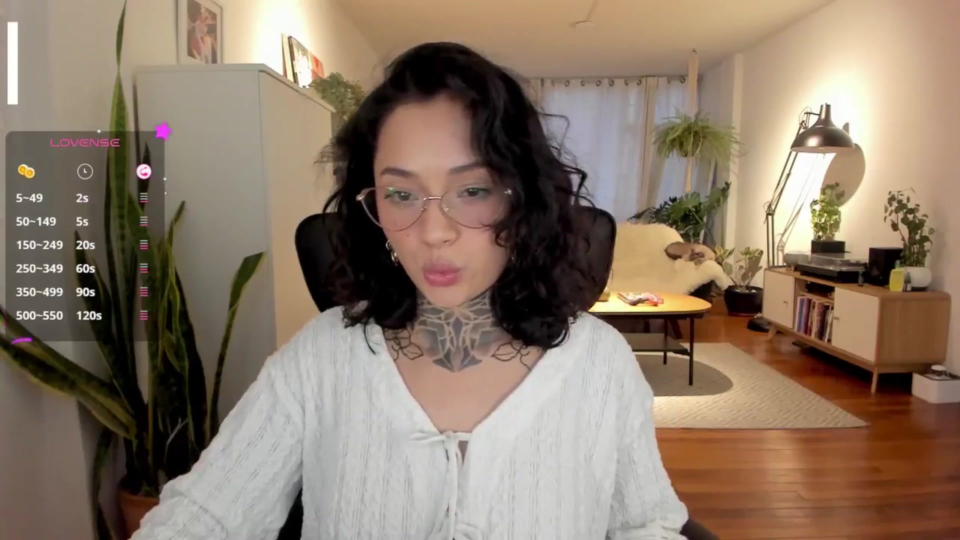 Gallery image thumbnail from Ysabeau's myfreecams stream on, 11/14/2024, 23:55 image 9 of 20