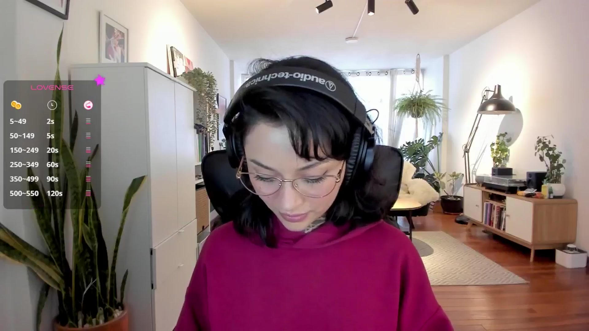 Gallery image thumbnail from Ysabeau's myfreecams stream on, 11/15/2024, 22:03 image 8 of 20
