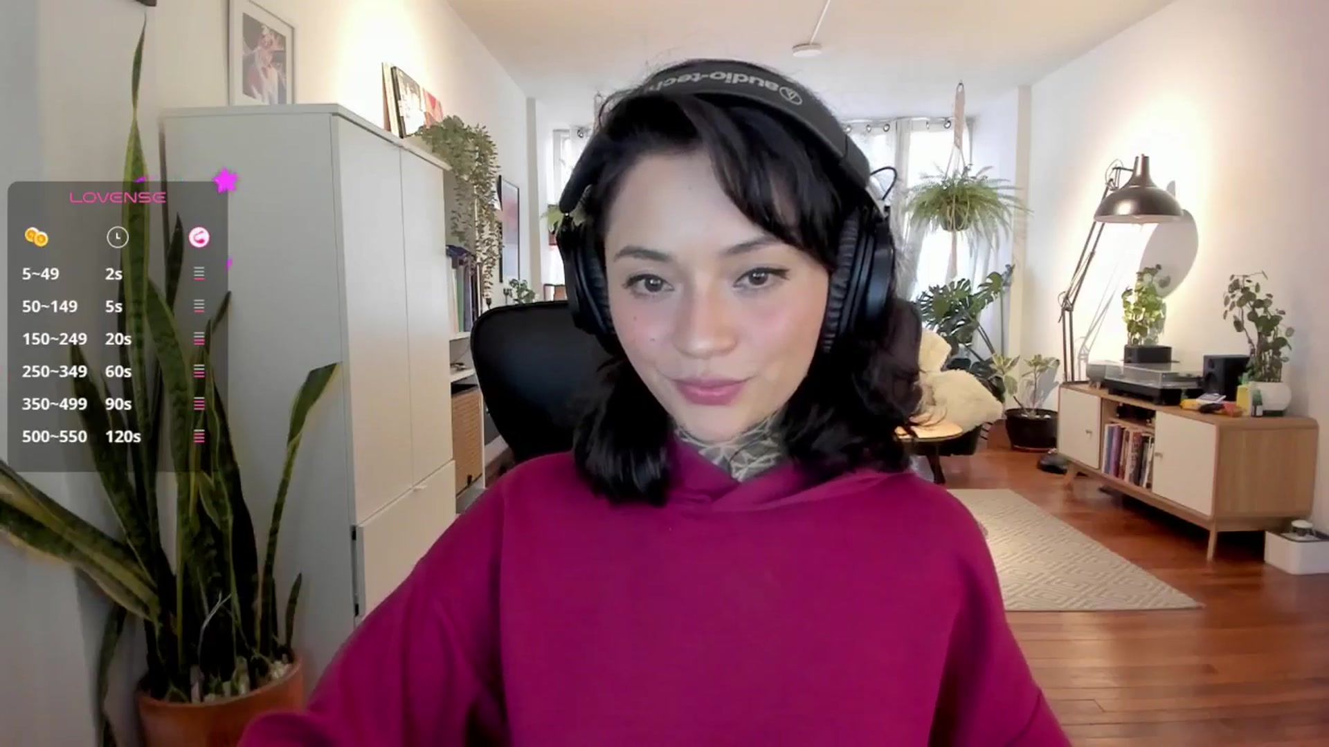Gallery image thumbnail from Ysabeau's myfreecams stream on, 11/15/2024, 22:03 image 18 of 20