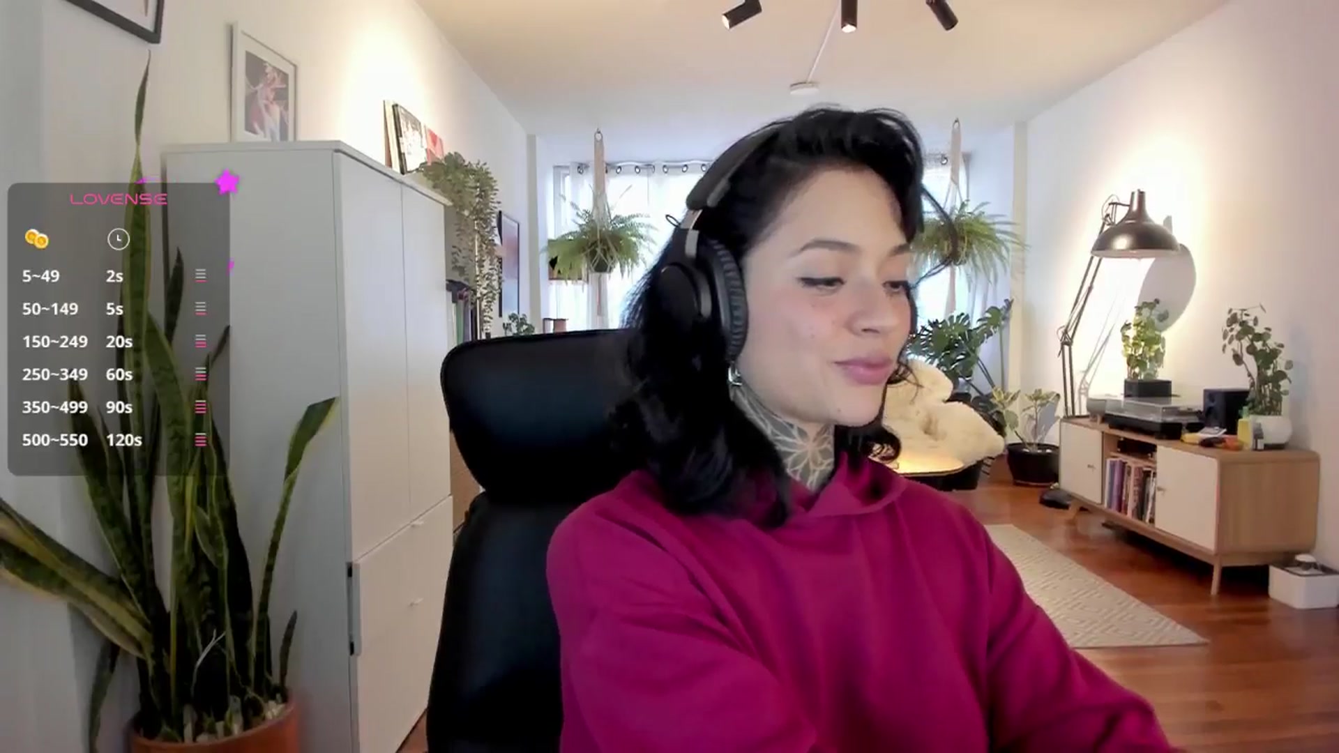 Gallery image thumbnail from Ysabeau's myfreecams stream on, 11/15/2024, 22:03 image 2 of 20