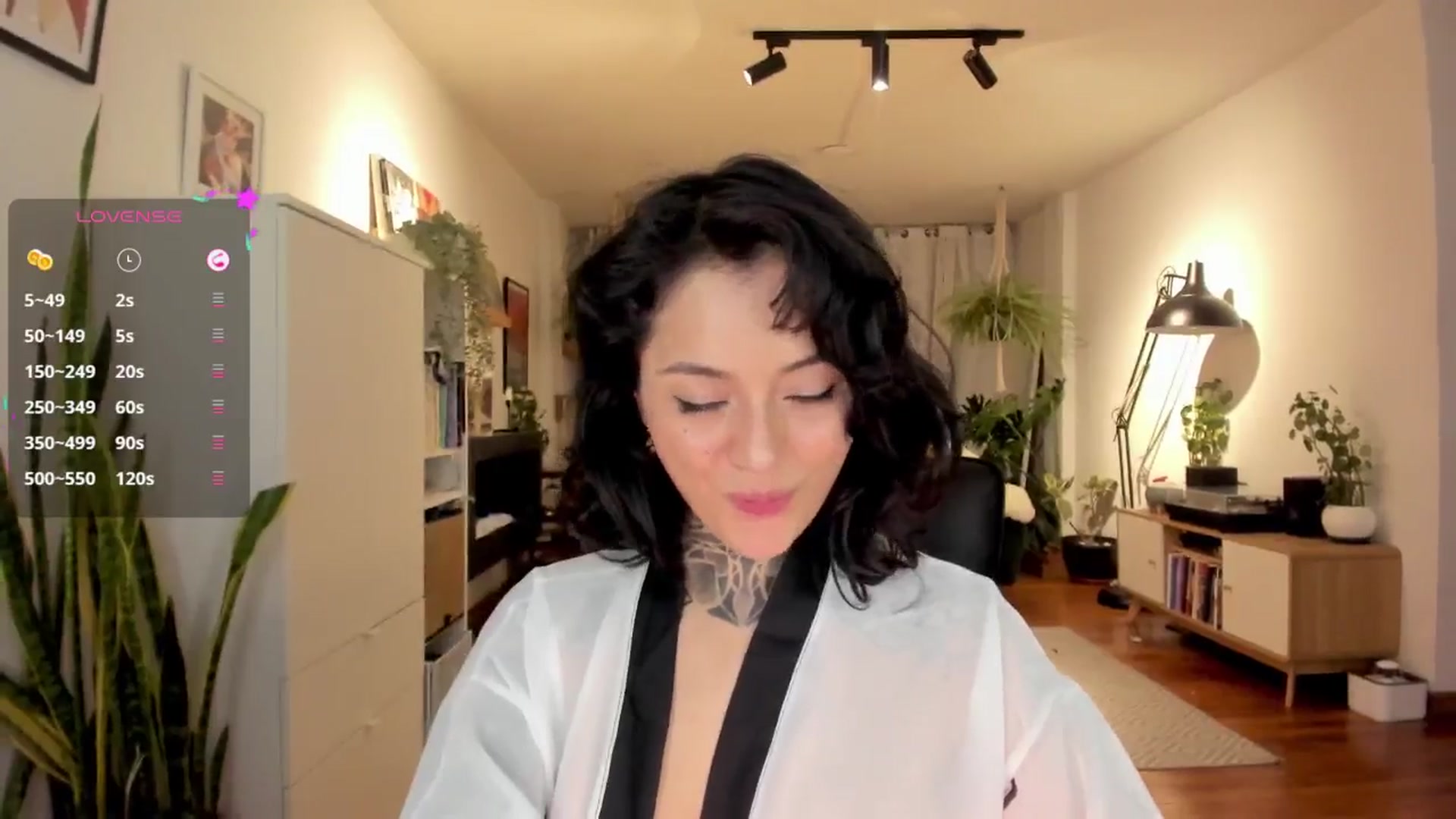 Gallery image thumbnail from Ysabeau's myfreecams stream on, 11/19/2024, 23:50 image 10 of 20