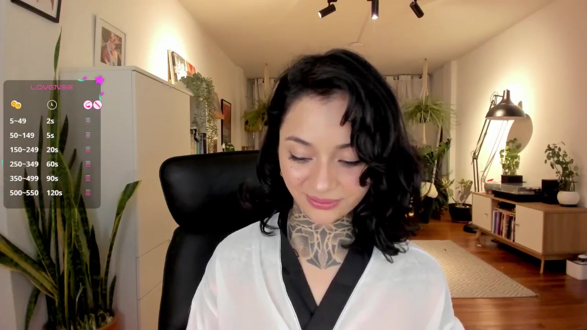 Gallery image thumbnail from Ysabeau's myfreecams stream on, 11/19/2024, 23:50 image 16 of 20