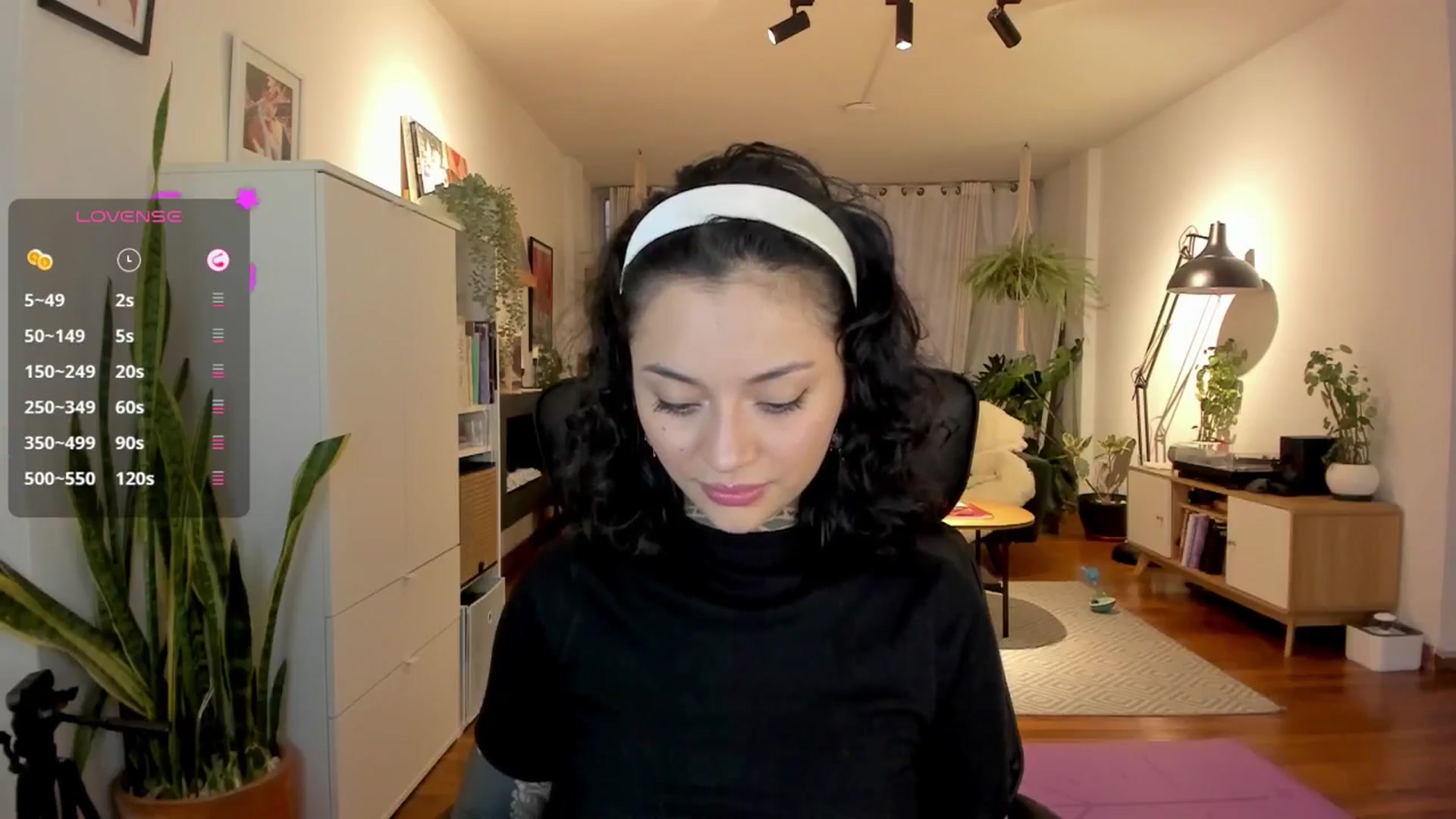 Gallery image thumbnail from Ysabeau's myfreecams stream on, 11/26/2024, 23:56 image 13 of 20