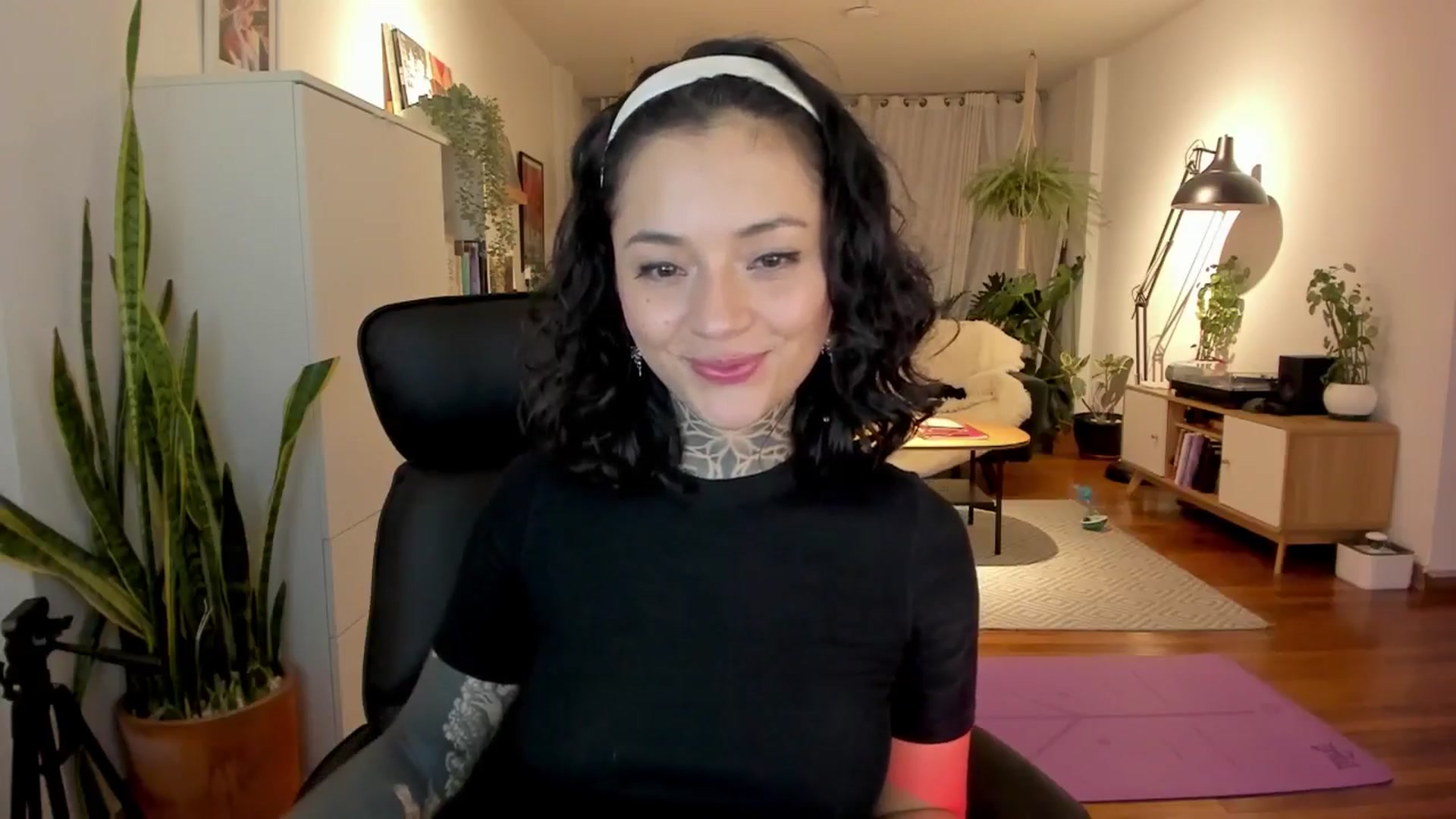 Gallery image thumbnail from Ysabeau's myfreecams stream on, 11/26/2024, 23:56 image 16 of 20