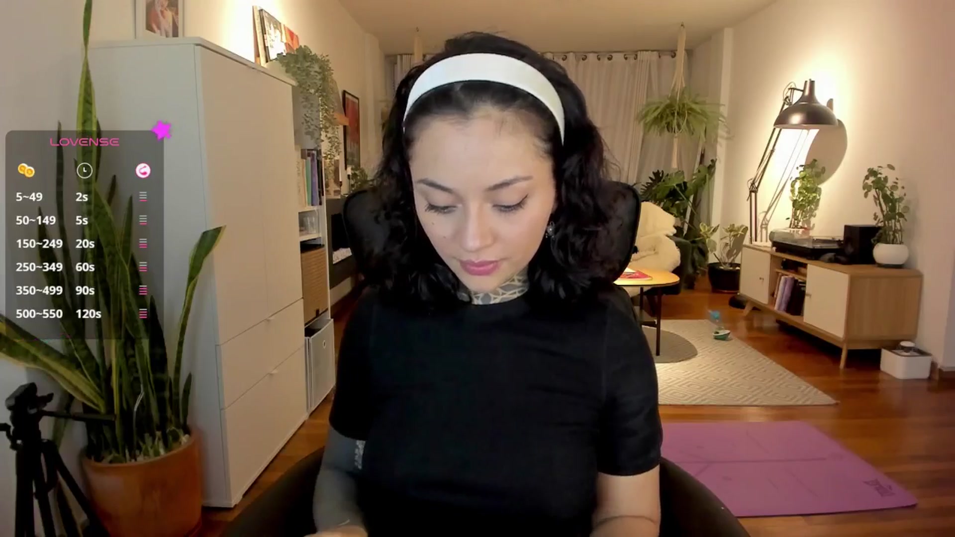 Gallery image thumbnail from Ysabeau's myfreecams stream on, 11/26/2024, 23:56 image 14 of 20