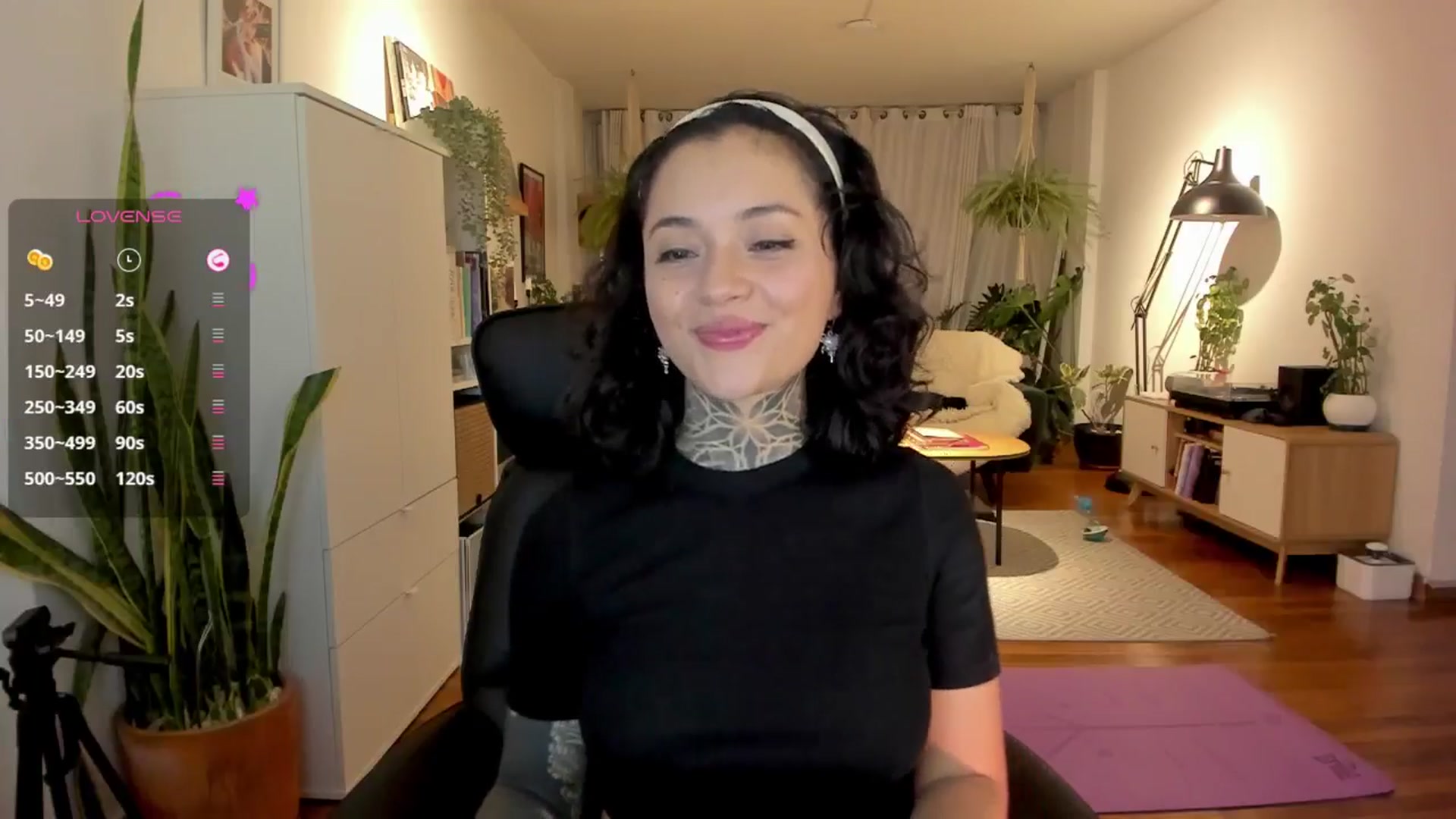 Gallery image thumbnail from Ysabeau's myfreecams stream on, 11/26/2024, 23:56 image 15 of 20