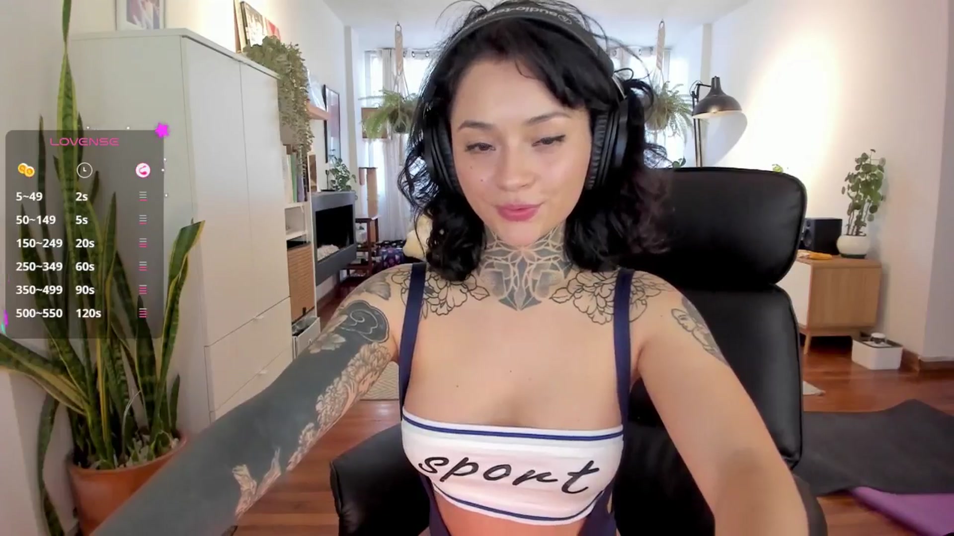 Gallery image thumbnail from Ysabeau's myfreecams stream on, 11/29/2024, 22:51 image 14 of 20