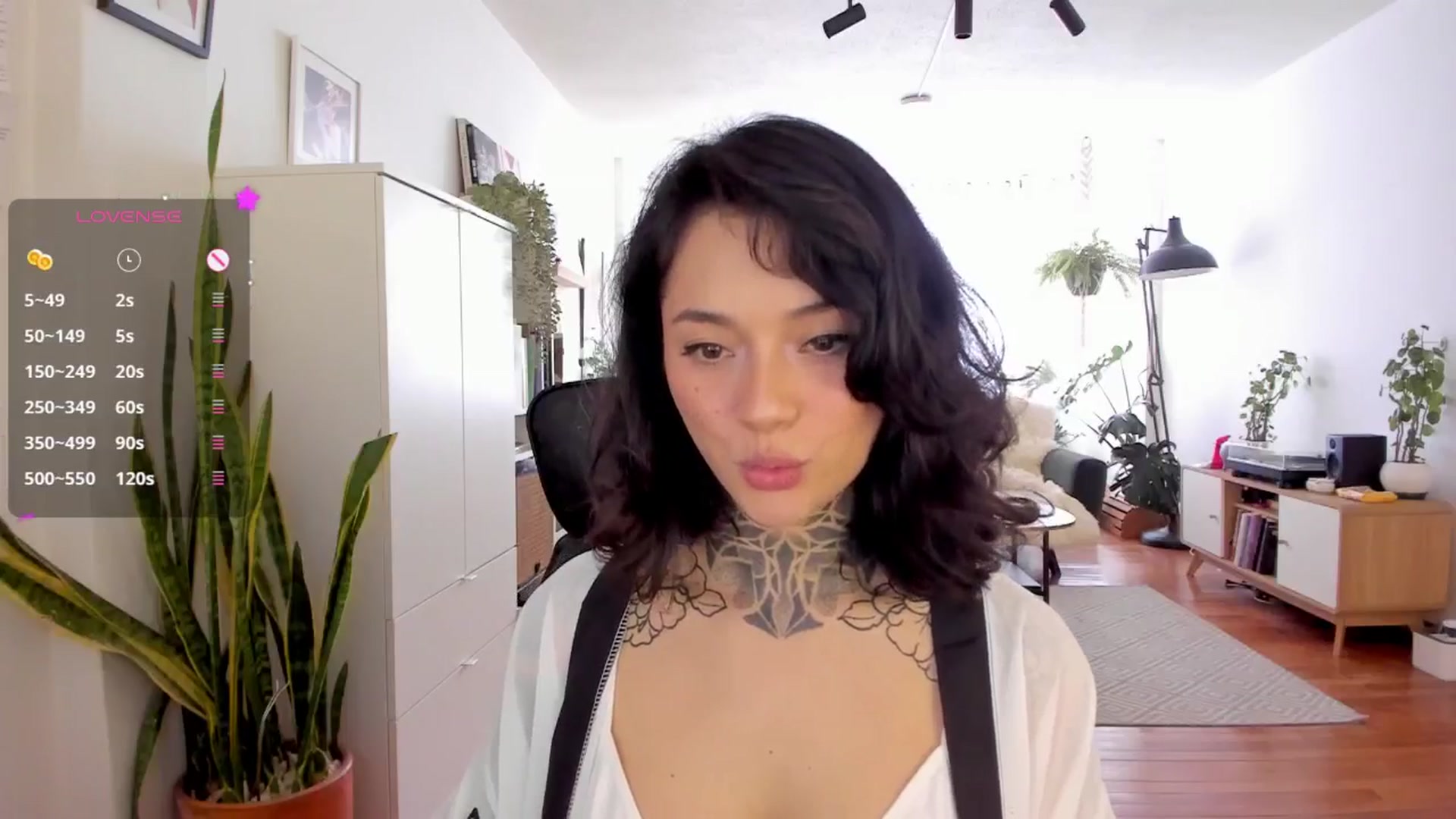 Gallery image thumbnail from Ysabeau's myfreecams stream on, 11/30/2024, 16:51 image 11 of 20