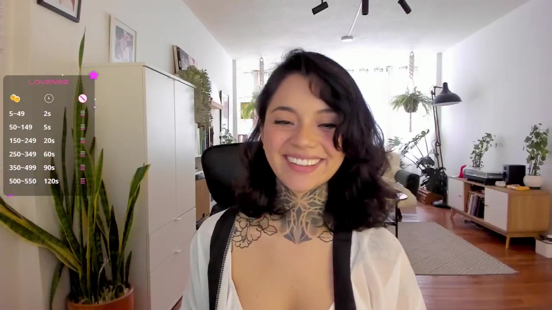 Gallery image thumbnail from Ysabeau's myfreecams stream on, 11/30/2024, 16:51 image 19 of 20