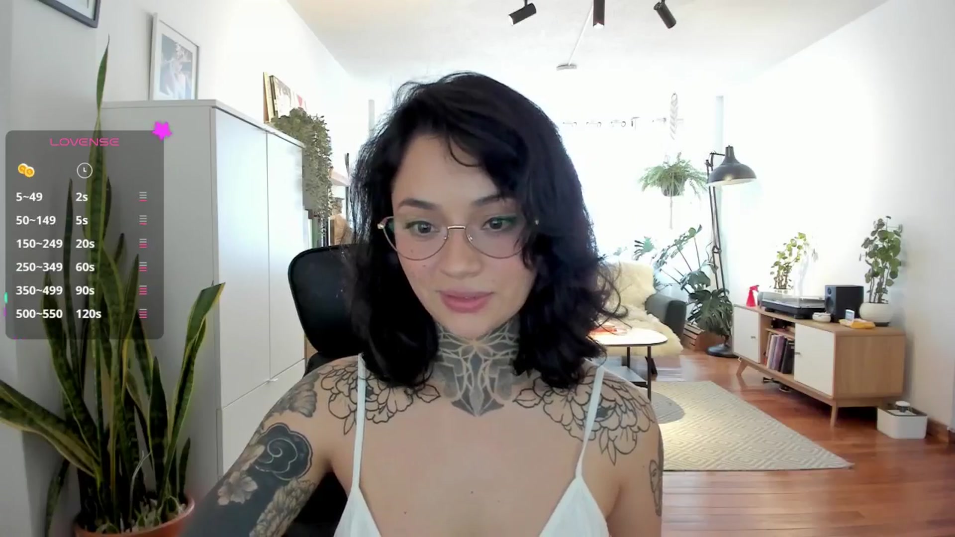 Gallery image thumbnail from Ysabeau's myfreecams stream on, 11/30/2024, 20:47 image 4 of 20