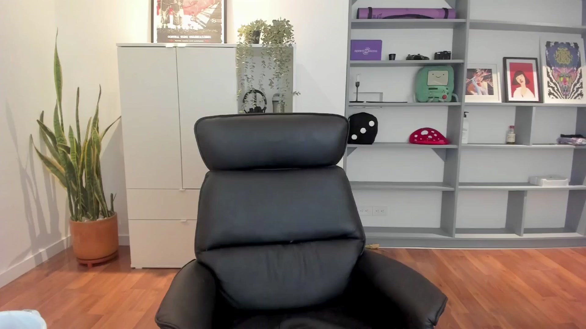 Gallery image thumbnail from Ysabeau's myfreecams stream on, 12/09/2024, 23:34 image 2 of 20