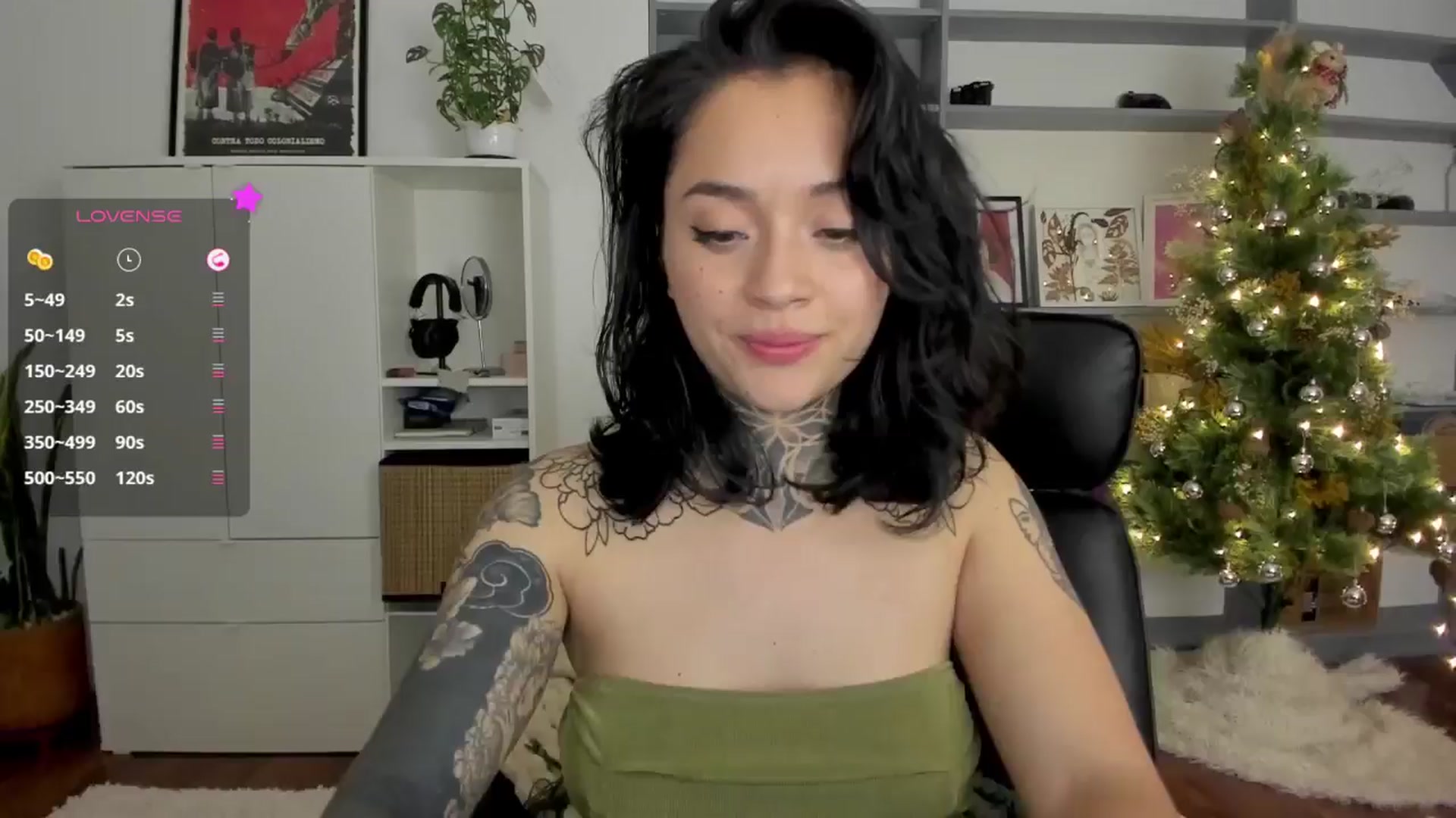 Gallery image thumbnail from Ysabeau's myfreecams stream on, 12/17/2024, 23:32 image 19 of 20