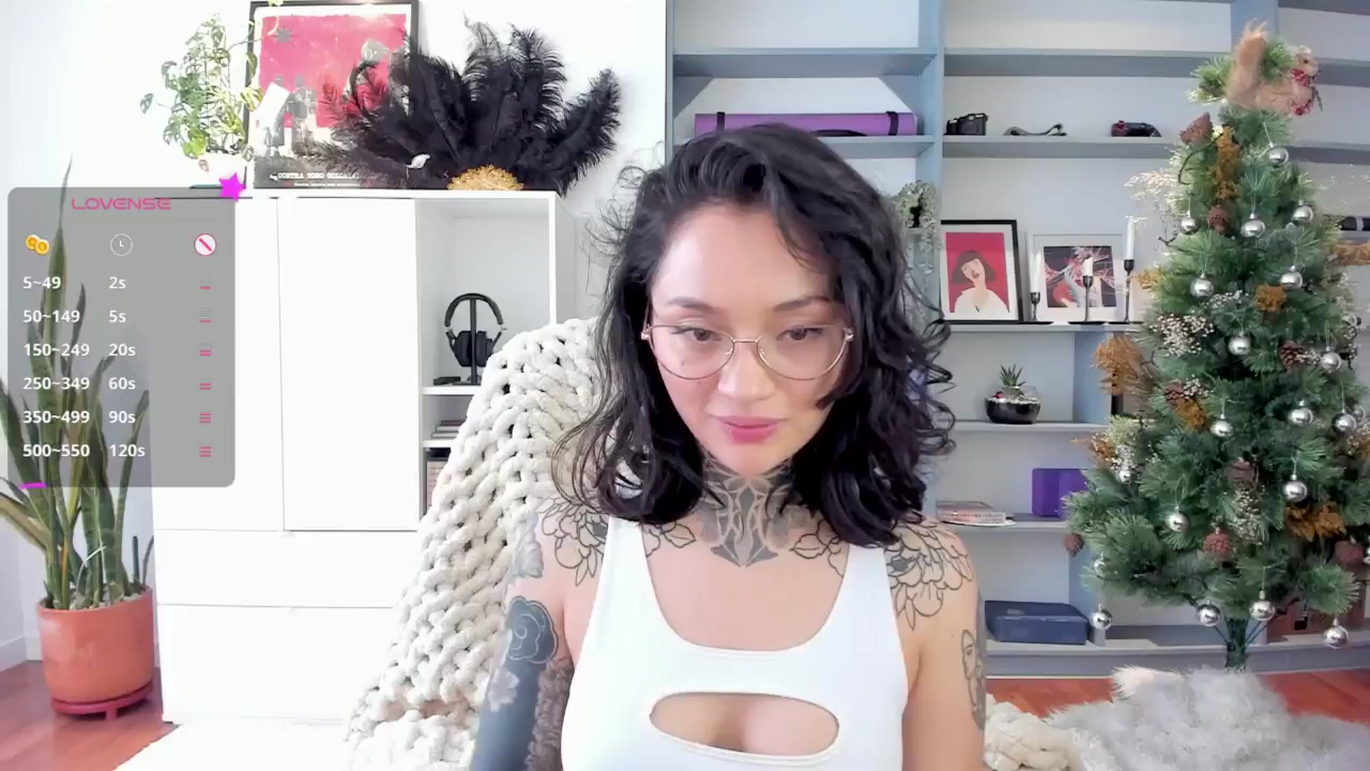 Gallery image thumbnail from Ysabeau's myfreecams stream on, 12/28/2024, 17:28 image 18 of 20