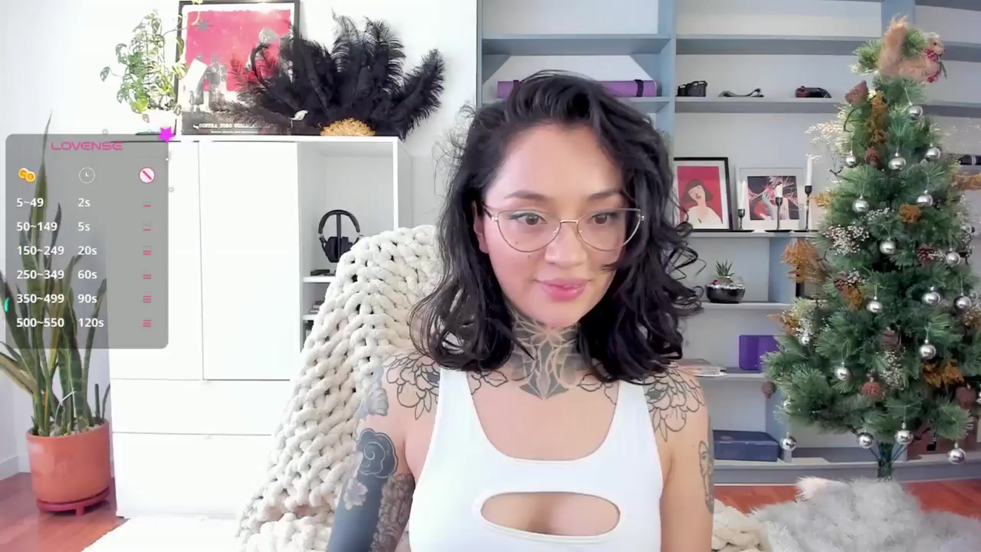 Gallery image thumbnail from Ysabeau's myfreecams stream on, 12/28/2024, 17:28 image 16 of 20