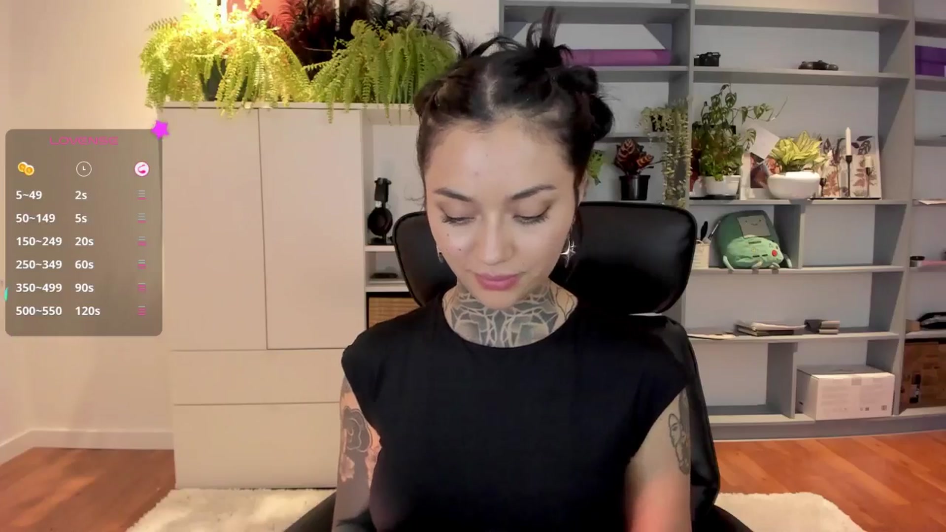 Gallery image thumbnail from Ysabeau's myfreecams stream on, 01/19/2025, 24:08 image 12 of 20
