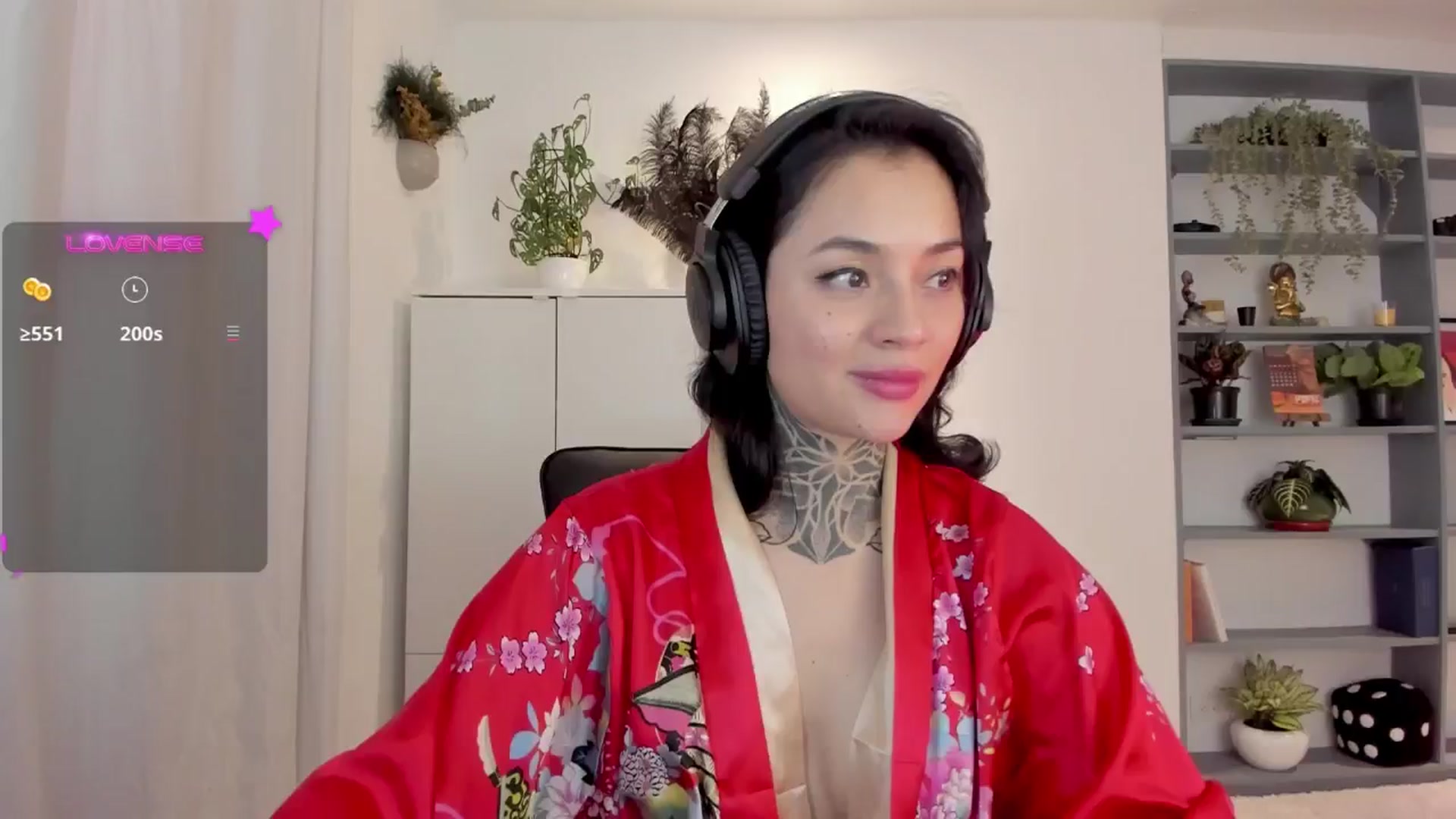 Gallery image thumbnail from Ysabeau's myfreecams stream on, 02/06/2025, 02:03 image 12 of 20