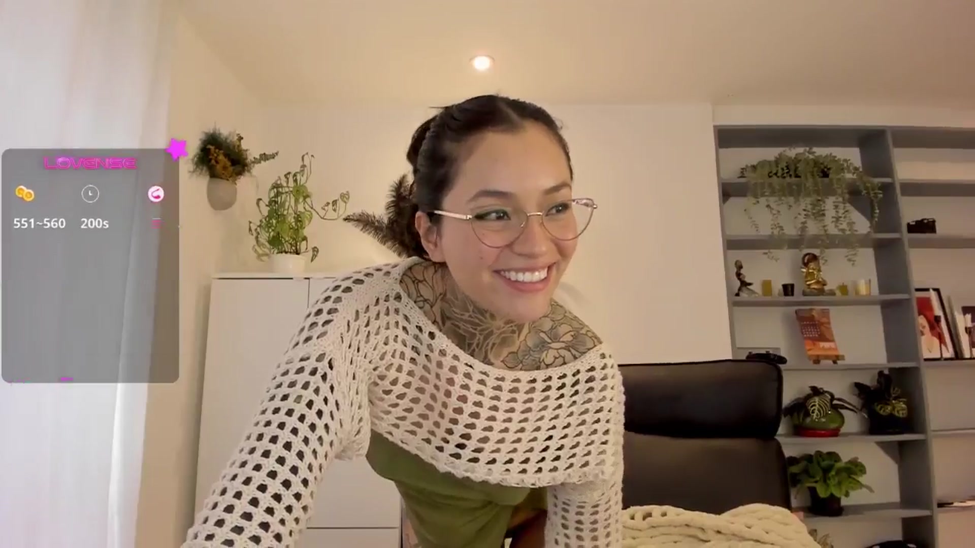Gallery image thumbnail from Ysabeau's myfreecams stream on, 02/18/2025, 21:44 image 4 of 20