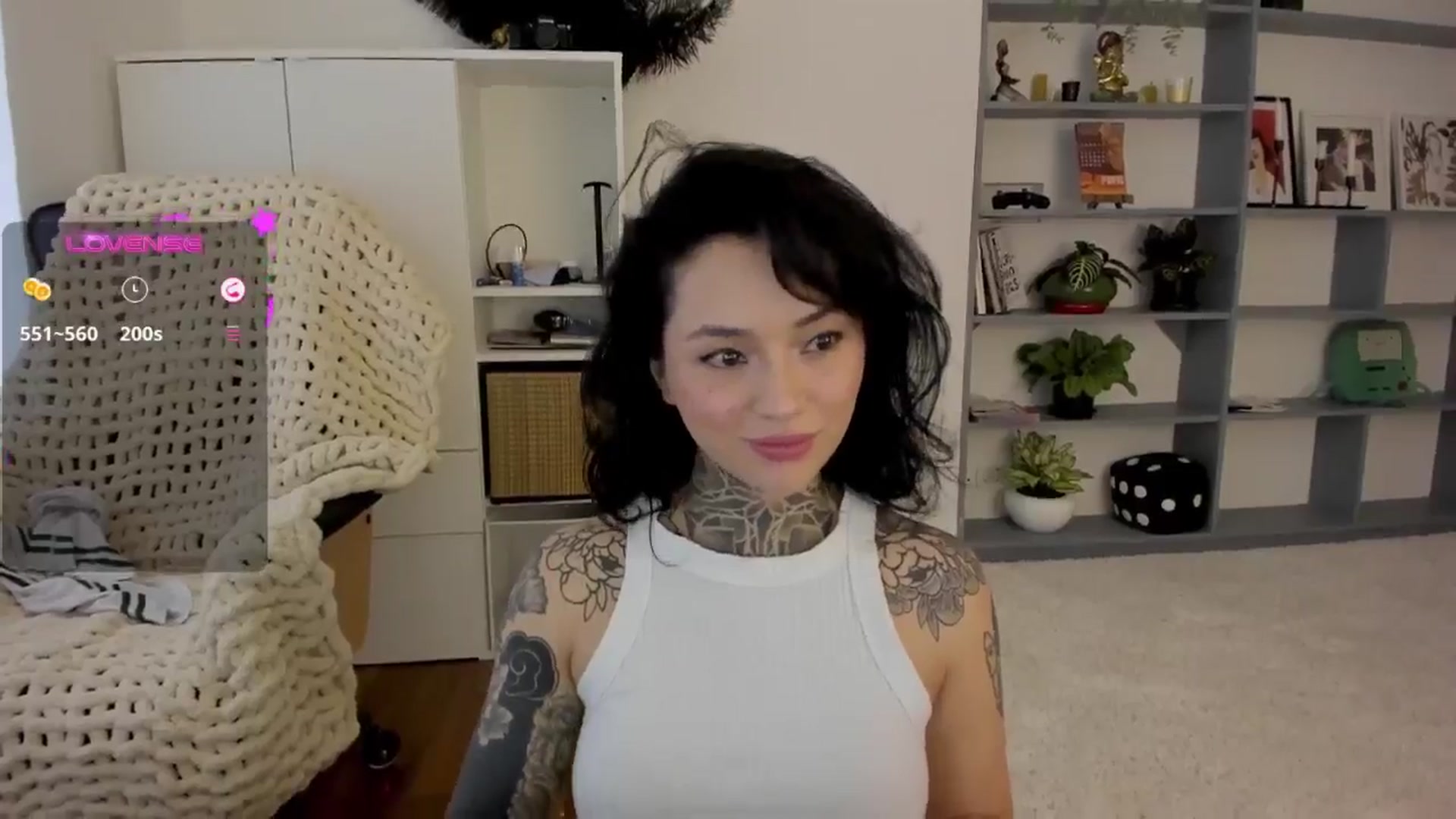 Gallery image thumbnail from Ysabeau's myfreecams stream on, 02/19/2025, 23:12 image 8 of 20